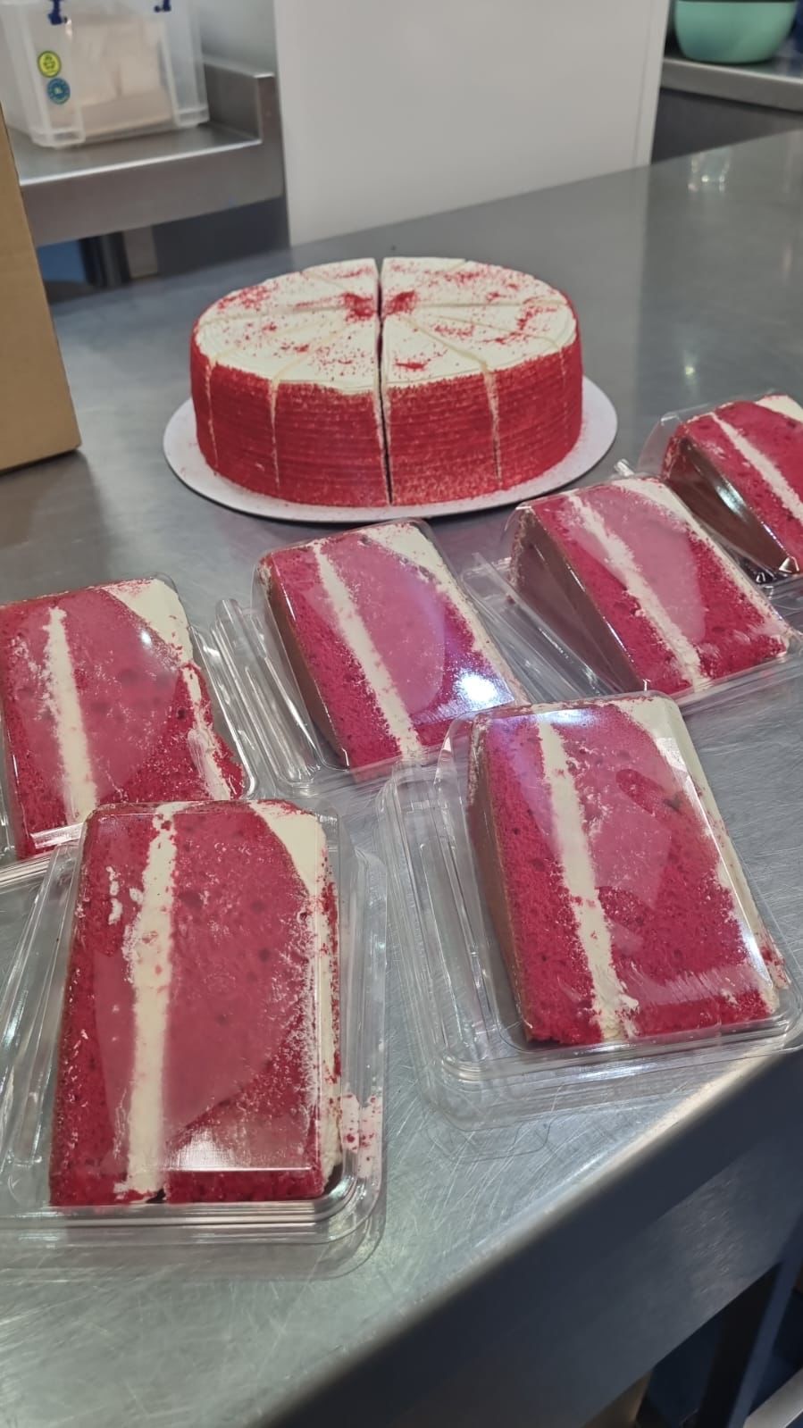 Gâteau rond en velours rouge pour toutes les célébrations