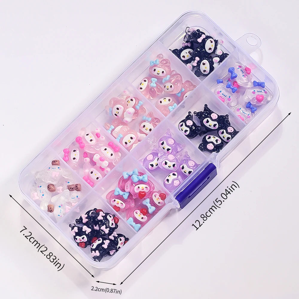 Clear plastic container with compartments holding small decorative items, dimensions indicated.