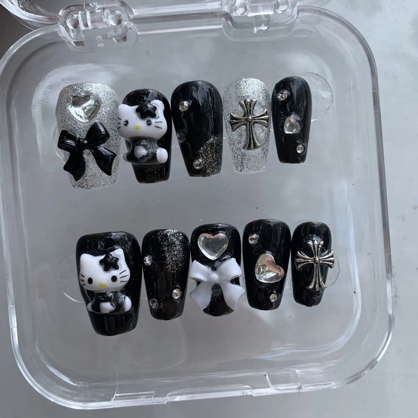 Hello Kitty Black Y2K Press On Nails 10pc DIY Short Minimalist - Cake Pops Parties