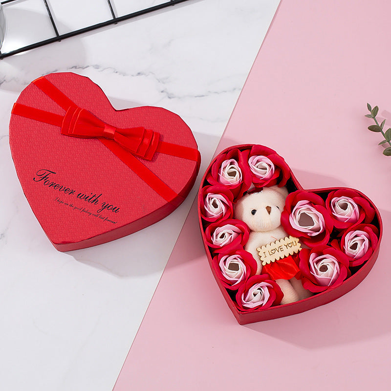 Coffret cadeau rose rouge en forme de cœur