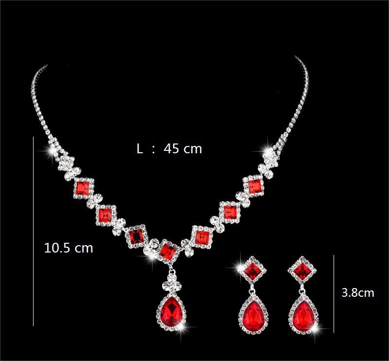 Ensemble collier et boucles d'oreilles vintage en strass
