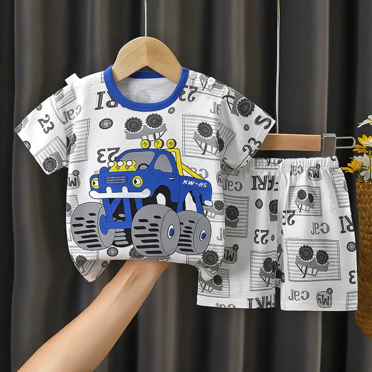 2PCS Children's T-shirt & Shorts Set - Cake Pops Parties