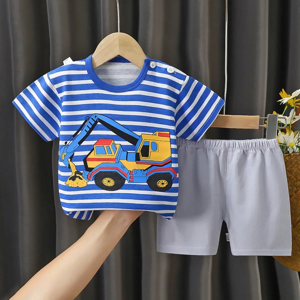 2PCS Children's T-shirt & Shorts Set - Cake Pops Parties