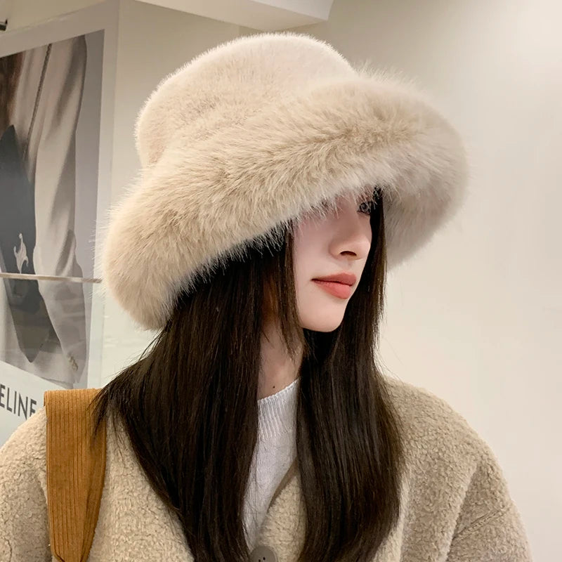 Warm Faux Fur Bucket Hat - Fashionable Outdoor Accessory featuring a sleek black faux fur bucket hat, ideal for chilly days.