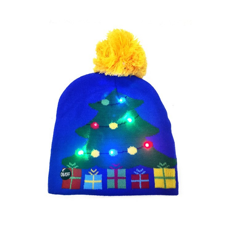 Bonnet de Noël tricoté avec boule de fourrure