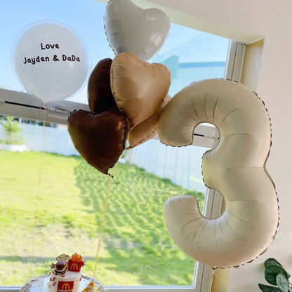 Ensemble de ballons d'anniversaire beiges