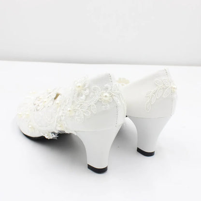 Chaussures de mariage en dentelle blanche pour femmes de grande taille 