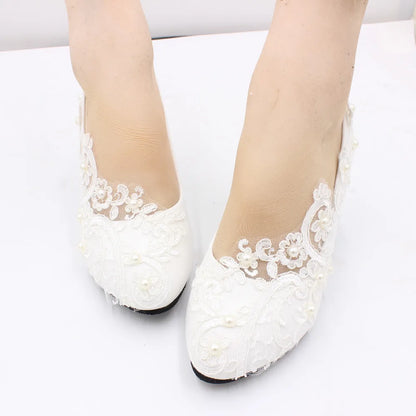Chaussures de mariage en dentelle blanche pour femmes de grande taille 