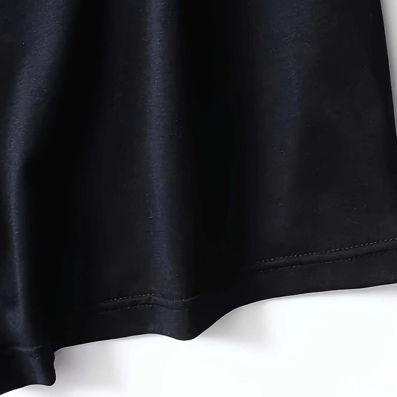 Black t-shirt with a pink 'Somrio' logo on a white background