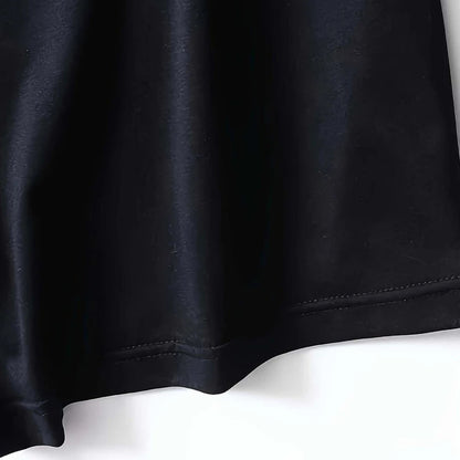 Black t-shirt with a pink 'Somrio' logo on a white background