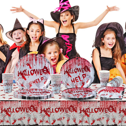 Vaisselle de fête d'Halloween avec main de sang