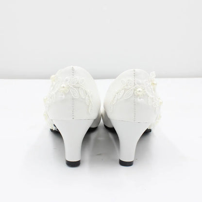 Chaussures de mariage en dentelle blanche pour femmes de grande taille 