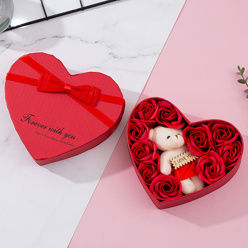 Coffret cadeau rose rouge en forme de cœur