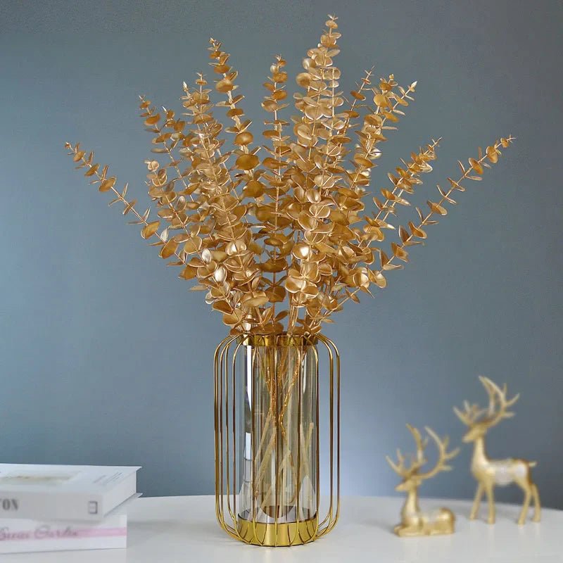 Golden Maple Leaf Christmas Decor - Cake Pops Parties