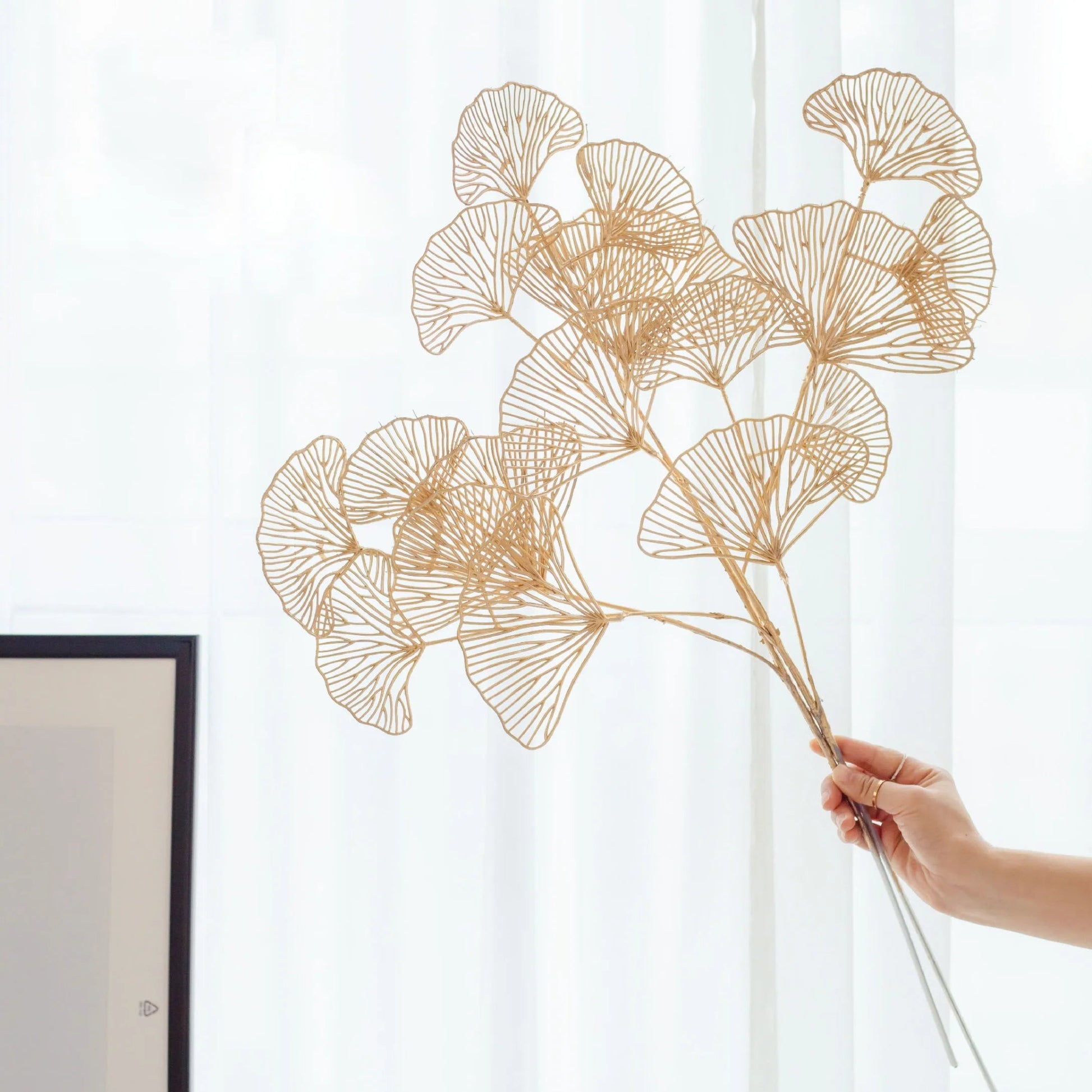 Golden Maple Leaf Christmas Decor - Cake Pops Parties