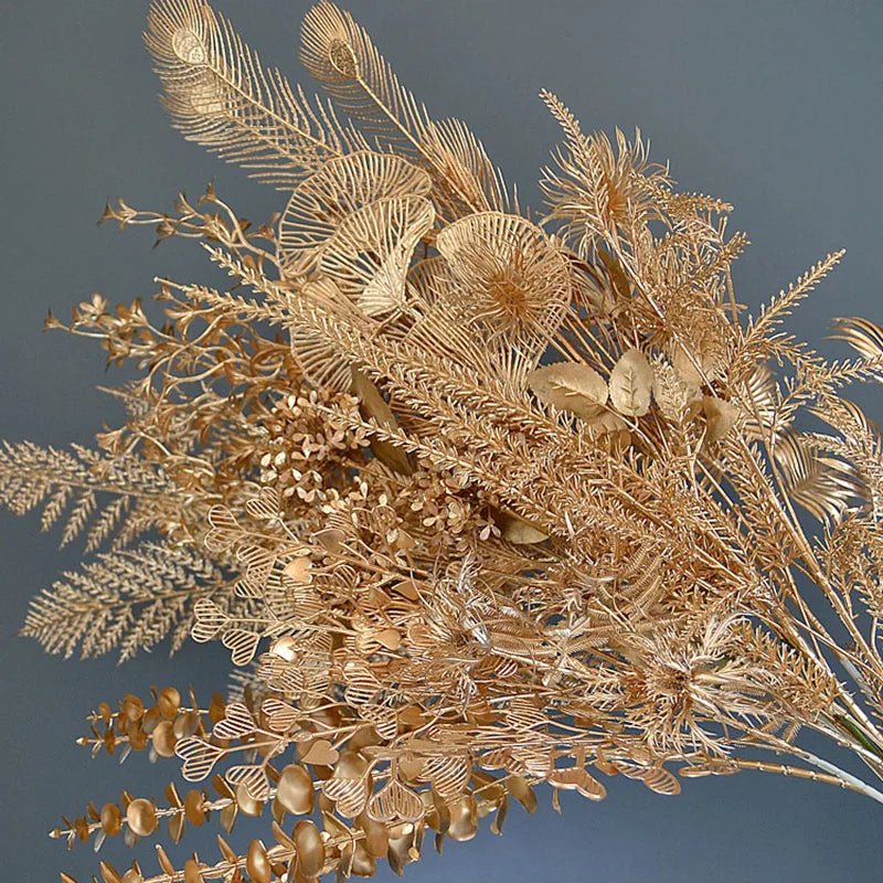 Golden Maple Leaf Christmas Decor - Cake Pops Parties