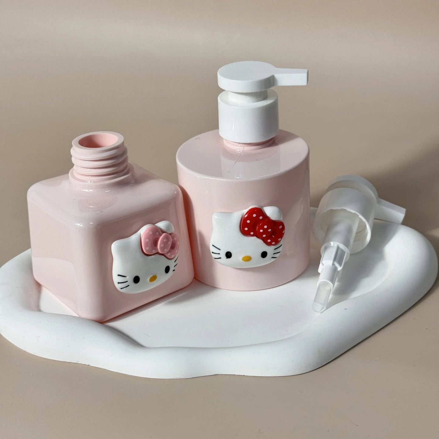 Hello Kitty Cartoon Pump Dispenser 200/300ml Portable Kawaii - Cake Pops Parties