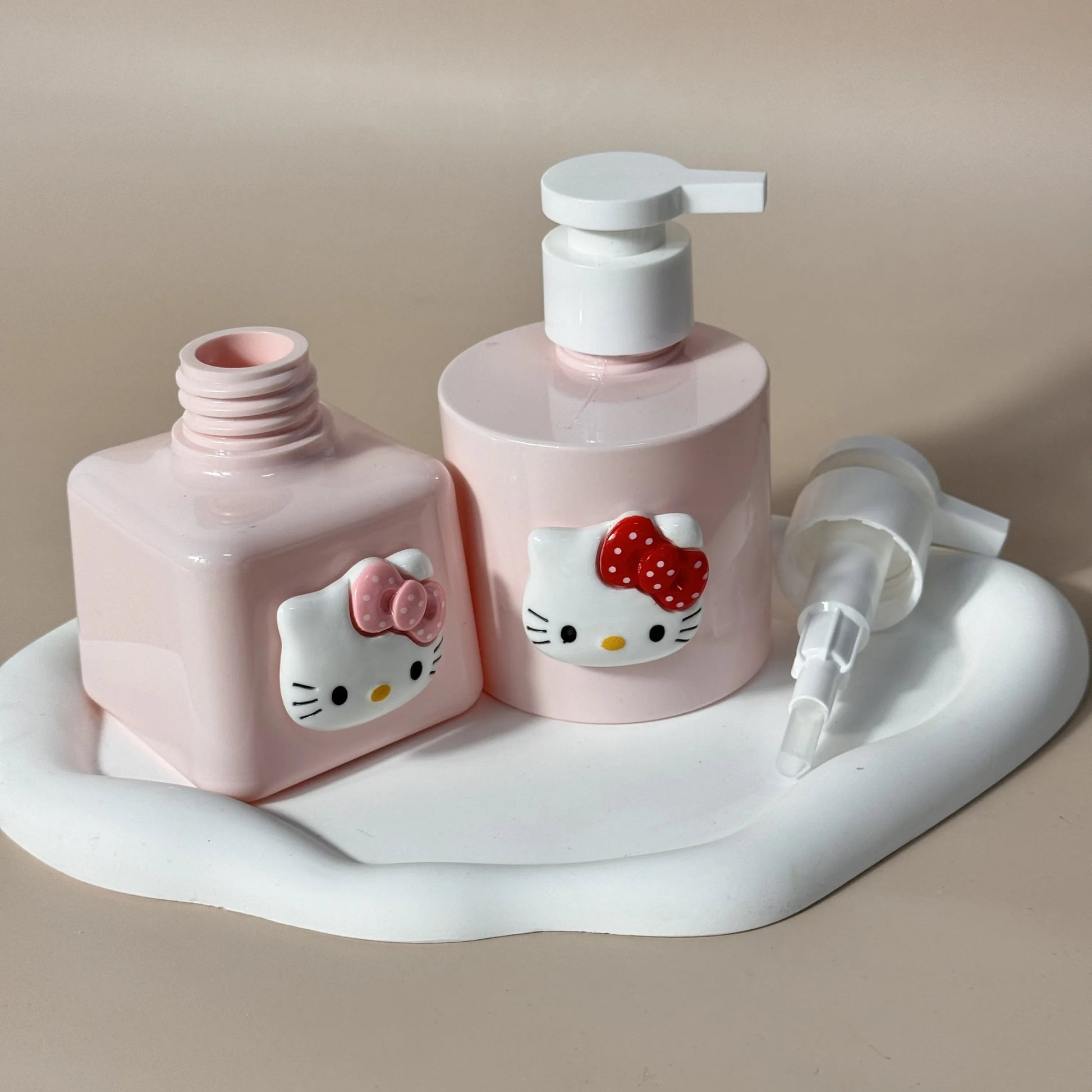 Hello Kitty Cartoon Pump Dispenser 200/300ml Portable Kawaii - Cake Pops Parties