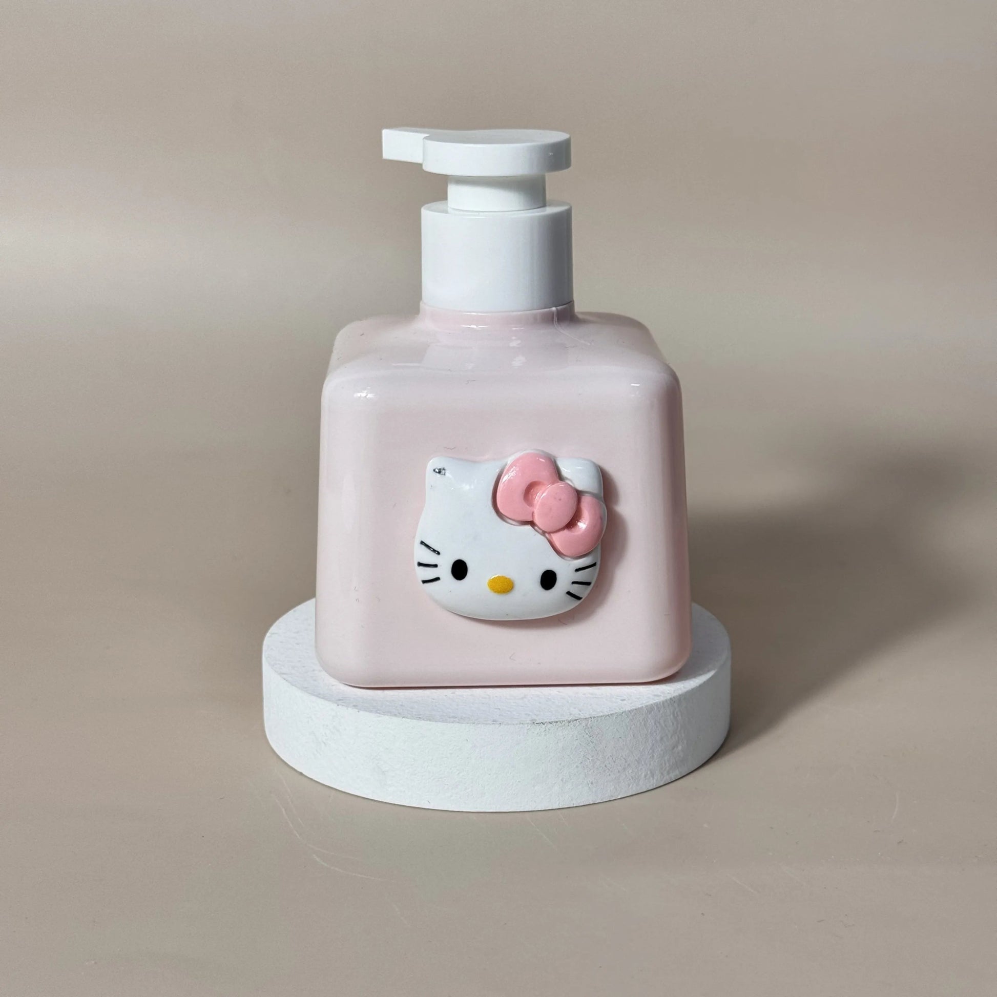Hello Kitty Cartoon Pump Dispenser 200/300ml Portable Kawaii - Cake Pops Parties