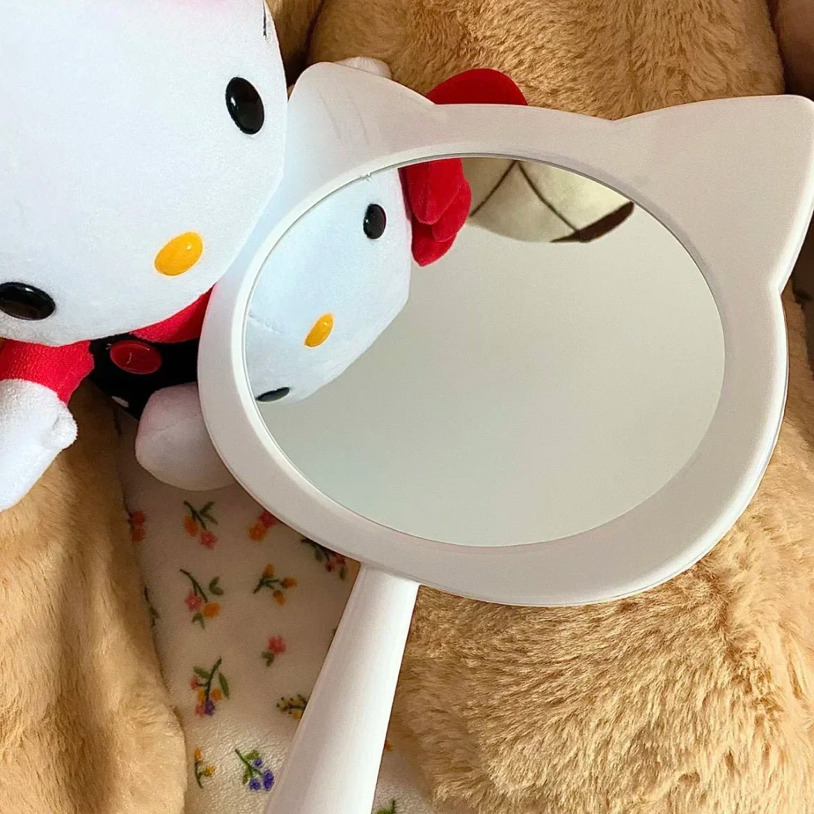 Hello Kitty Kawaii Handheld Makeup Mirror Cat Handle Girl Gift - Cake Pops Parties