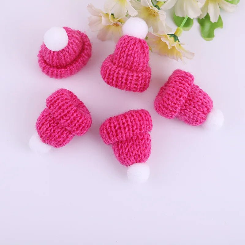 Mini Knitting Hats Christmas Ornaments - Cake Pops Parties