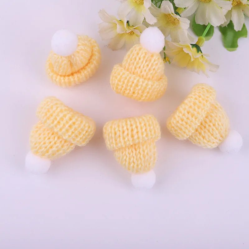 Mini Knitting Hats Christmas Ornaments - Cake Pops Parties