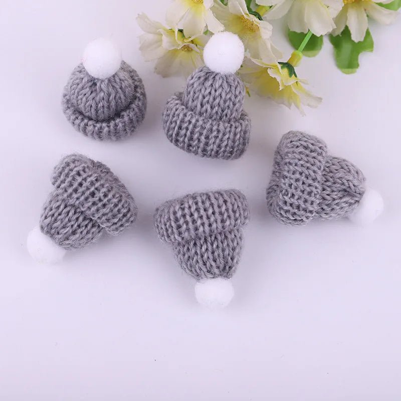 Mini Knitting Hats Christmas Ornaments - Cake Pops Parties