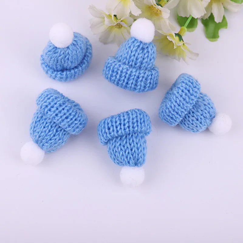 Mini Knitting Hats Christmas Ornaments - Cake Pops Parties