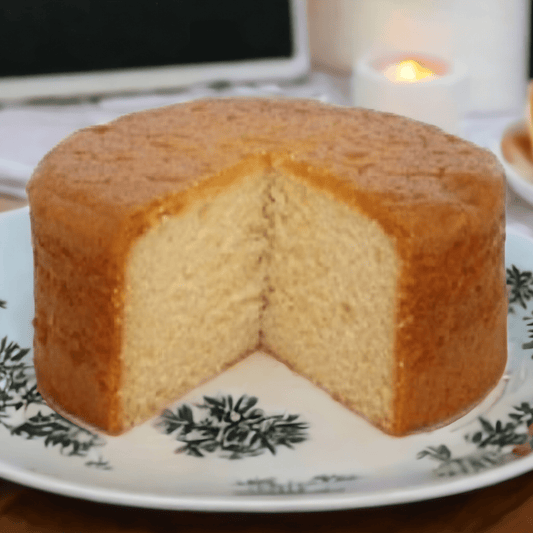Round Handmade Lemon Sponge Cake - Cake Pops Parties