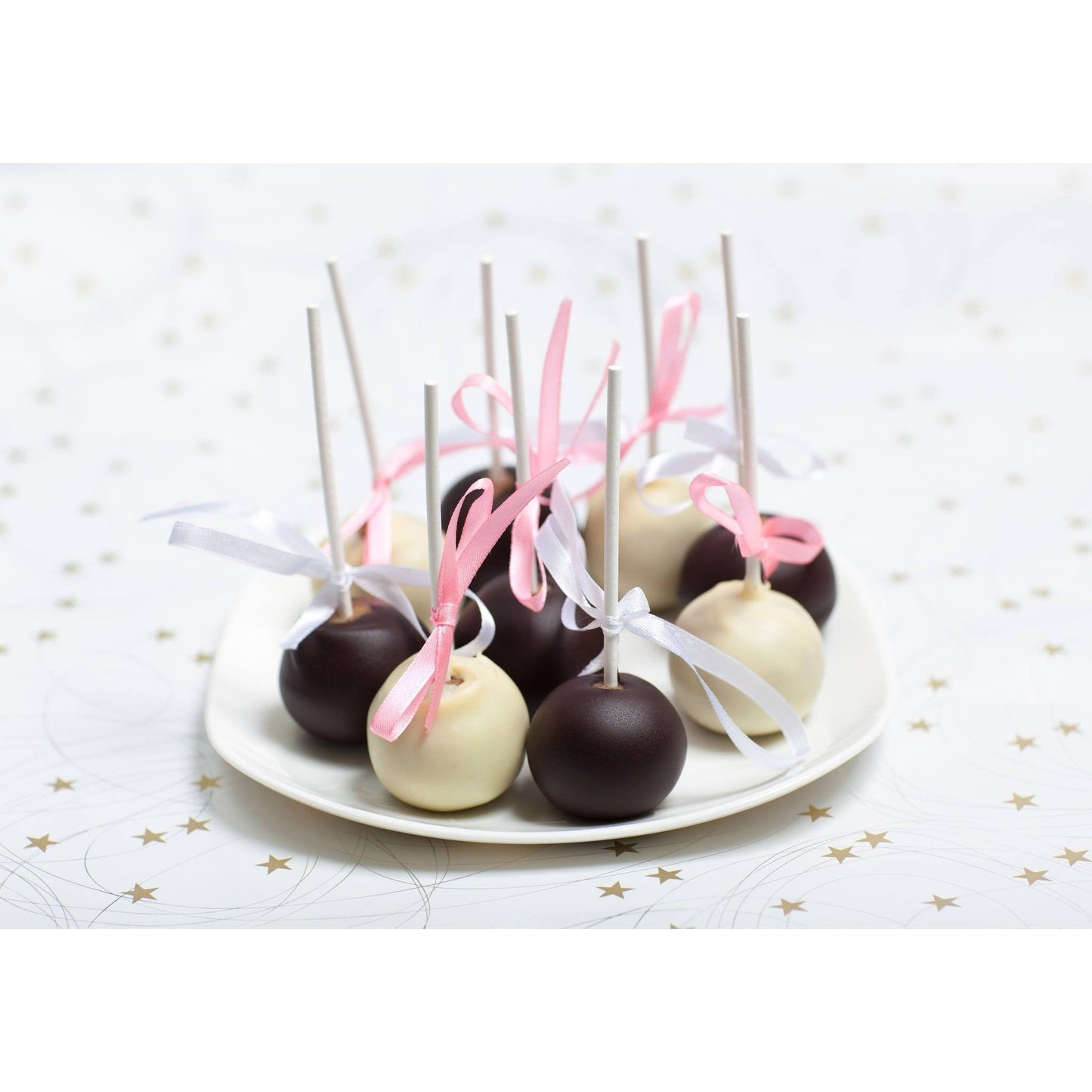 Milk And White Chocolate Cake Pop with Ribbons - Cake Pops Parties